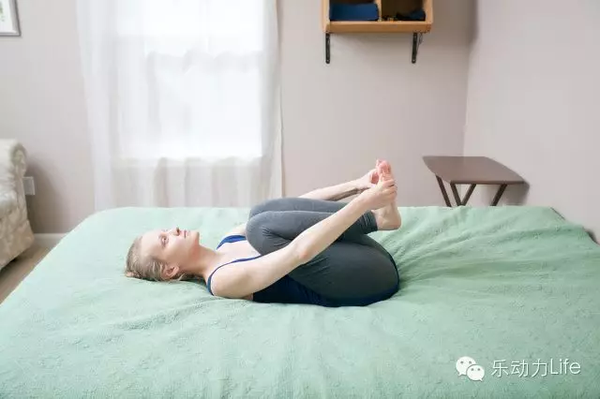 有什么适合在床上做的瘦身运动?