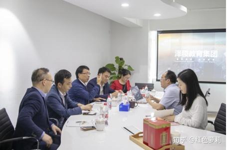 主任陈腾,法学院党委书记吴仲钢,党委副书记王国正,团委副书记林建玲