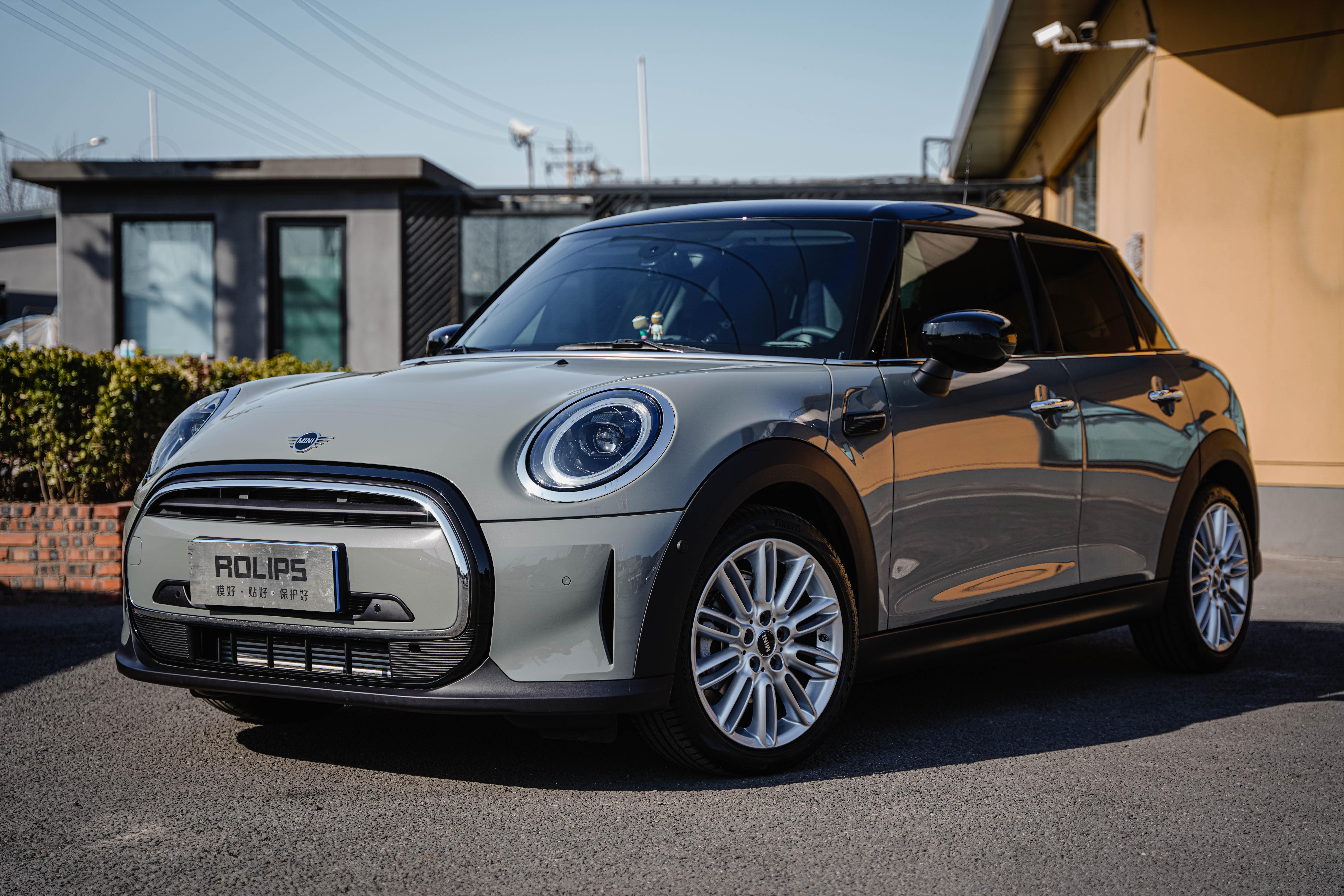 rolips隐形车衣汽车施工案例产品功能:漆面保护,防止剐蹭,划痕修复,抗