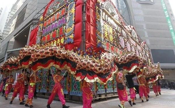 这块五彩的花牌,见证了香港由小渔村到大都会的几十年历程 - 知乎