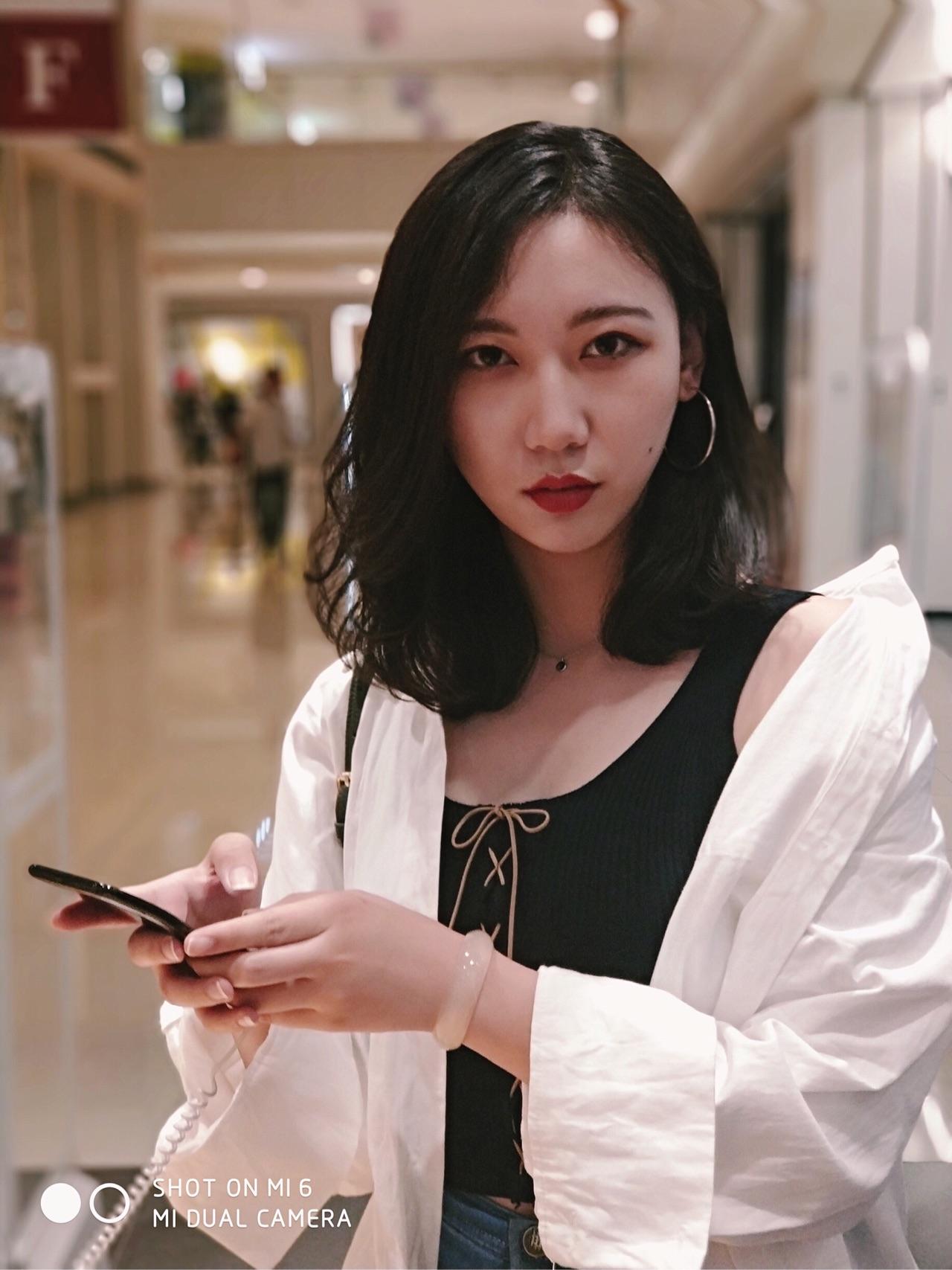 嘴唇厚且翘是什么体验?