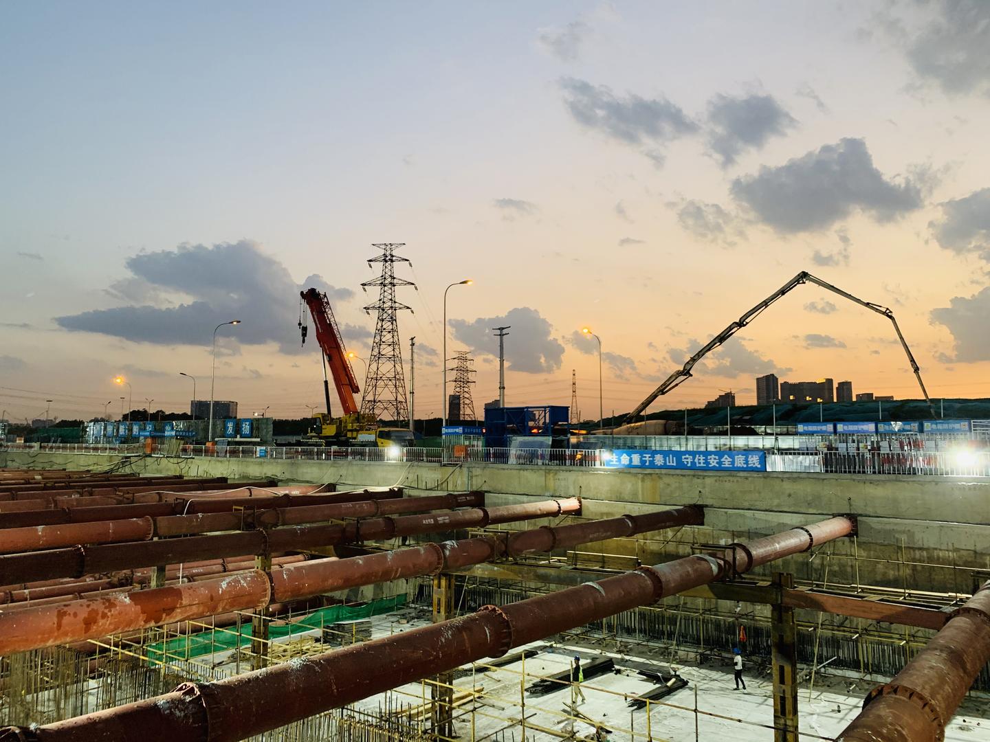 测绘毕业生中建八局的工地生活