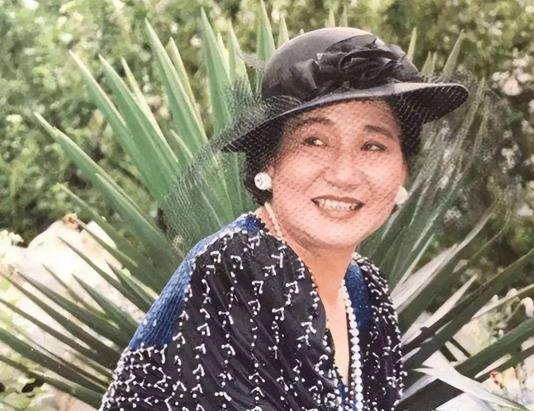 赵丽蓉:中国第一位小品女皇,因一句台词识破潜伏间谍,72岁自备寿衣