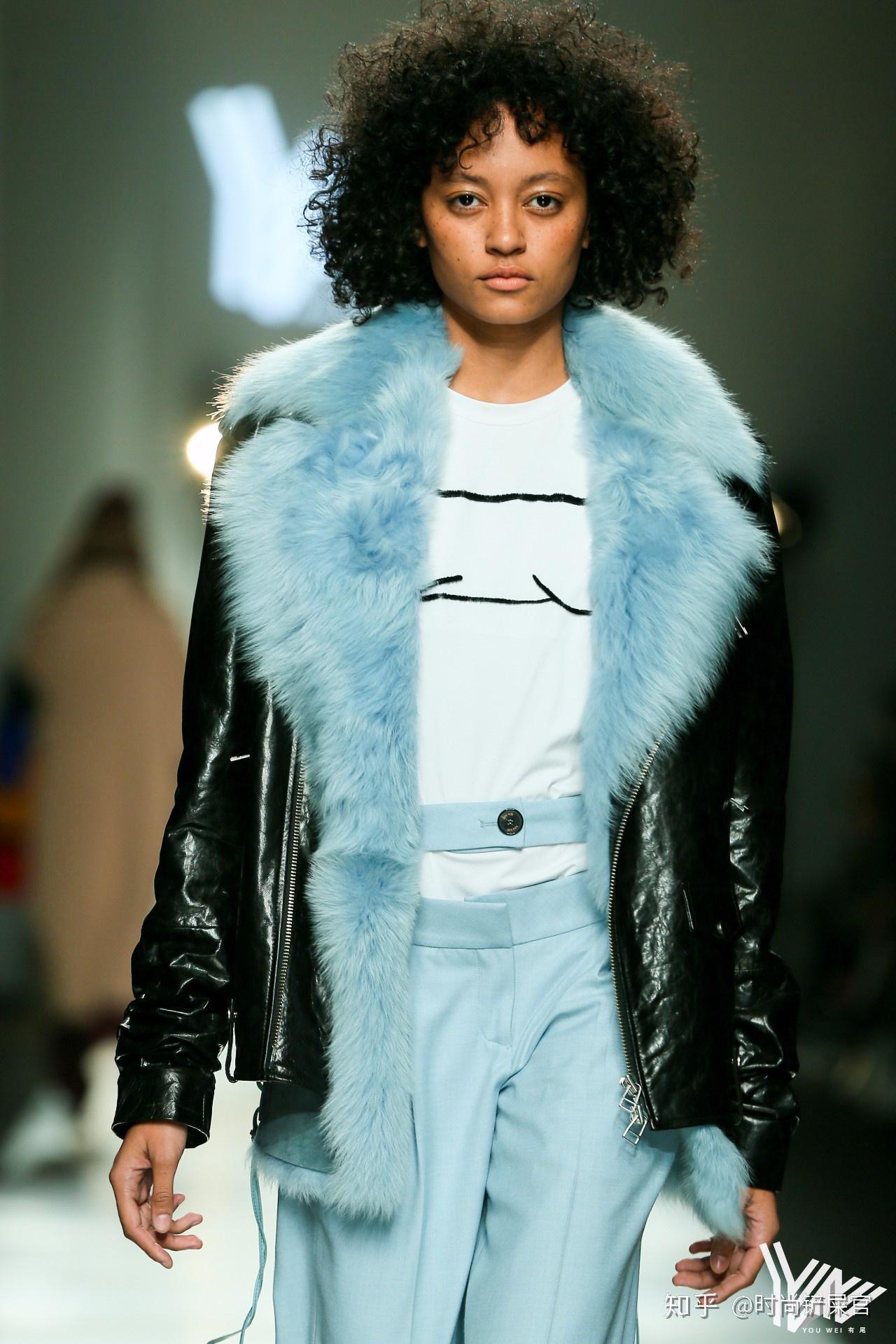 2018aw上海时装周现场 | 直击"有尾"秀场,2分钟带你看懂这个"大女人"