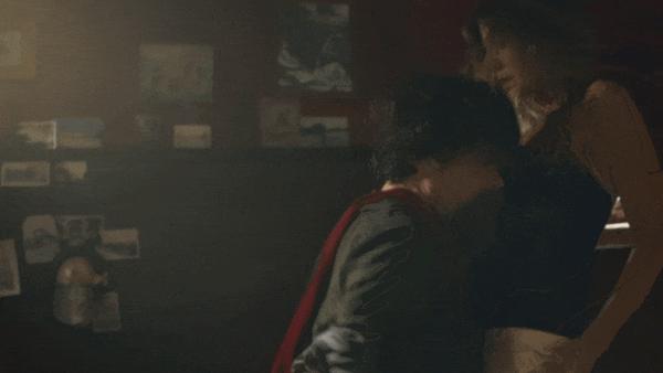 安妮海瑟薇大尺度18禁新片,《她来找我》很难评!