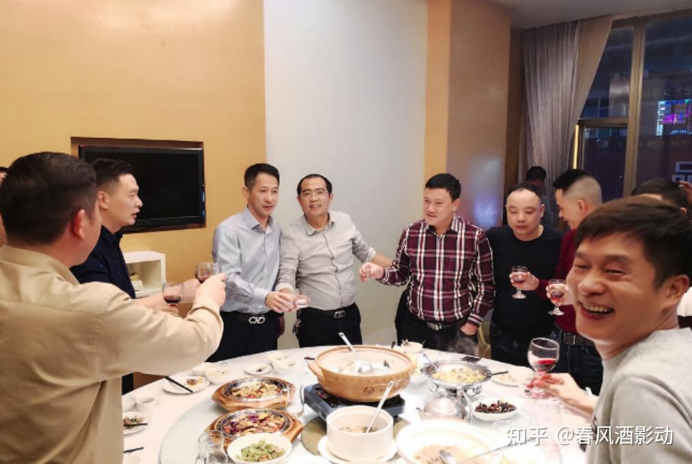 酒桌上该你说敬酒词,别愣着,过来人教你3句,保你惊艳全场 - 知乎