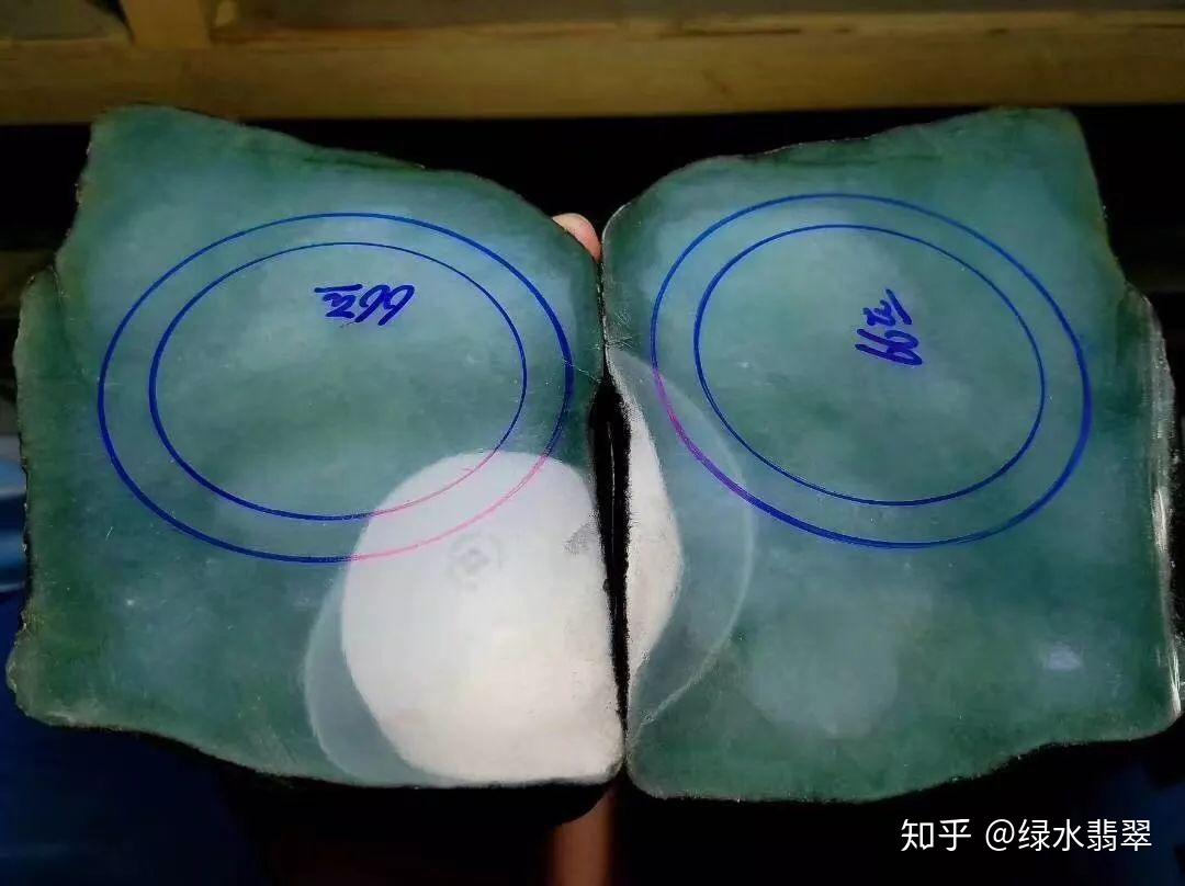 翡翠原石莫莫亮原石一刀切开后傻眼了