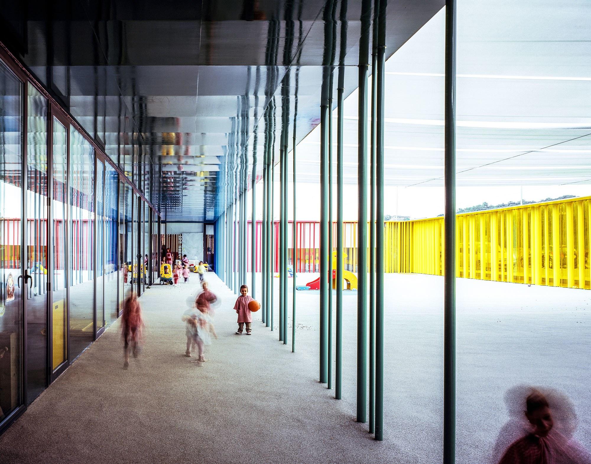 德火葬场帐亭 摄影:hisao suzuki圣安东尼- 琼奥利弗 图书馆排屋我等