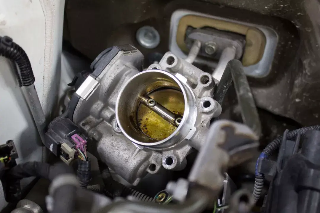 节气门脏了要不要洗拆一台女司机的车看看