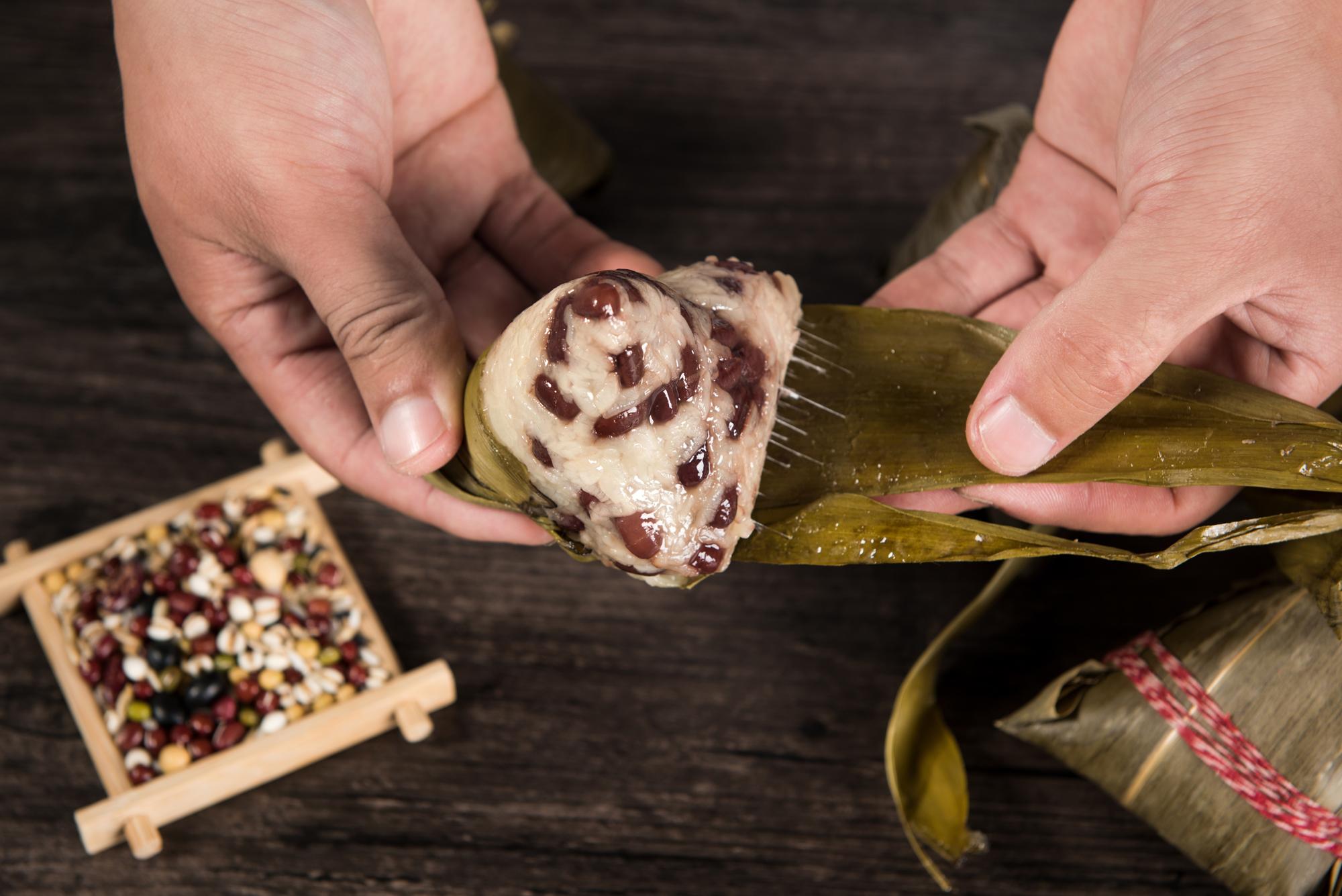 五豆粽更常见的叫法是竹筒饭,但其实根据文献记载,最早用于端午节祭祀