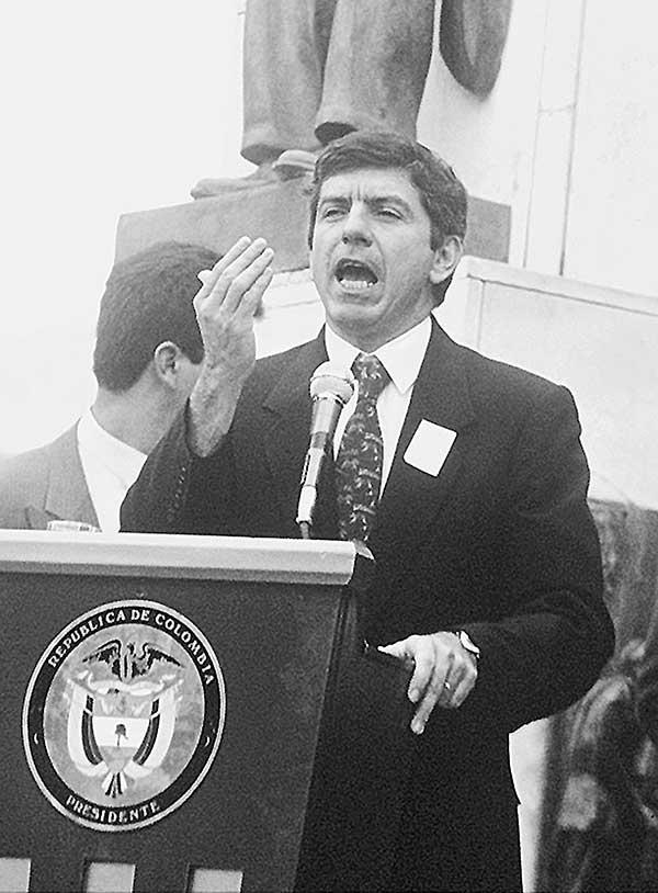 巴勃罗埃斯科瓦尔一代毒枭的传奇岁月三