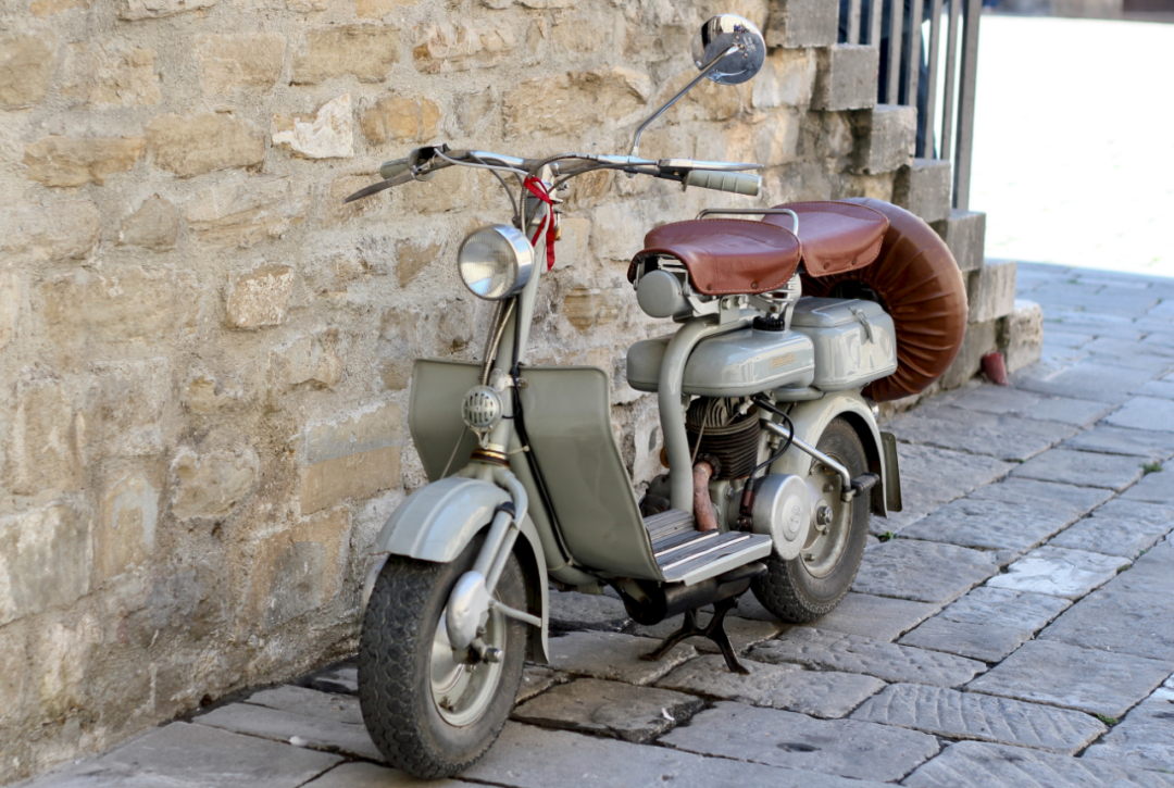 复古试驾四法式优雅标志姜戈150