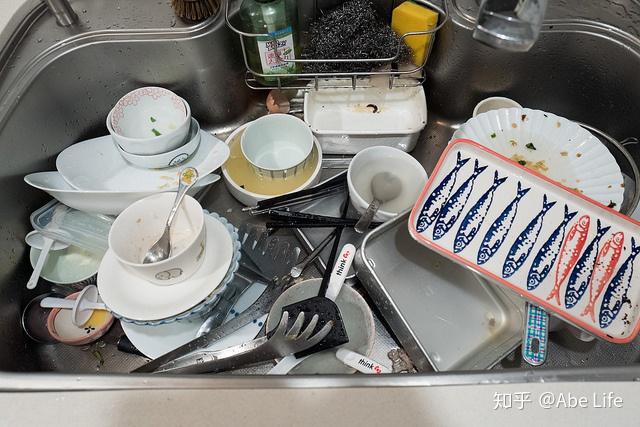 是考验对方是否值得托付终身的最后一道门槛~看着那堆积如山的脏碗