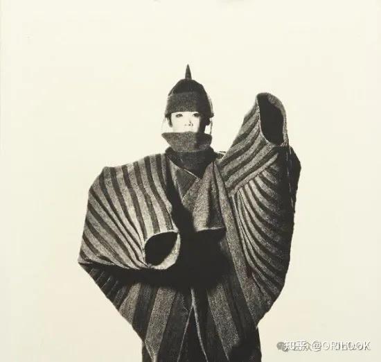Issey Miyake:三宅一生随性服饰设计(一) - 知乎