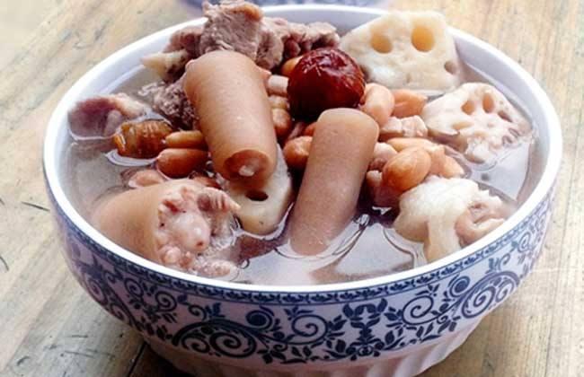 花生杜仲牛尾汤