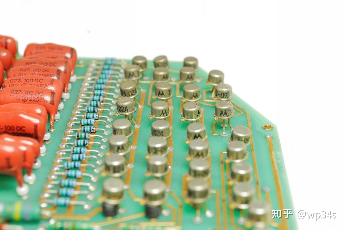 电与磁的极致艺术~1968年的HP9100A晶体管计算器(机)-2