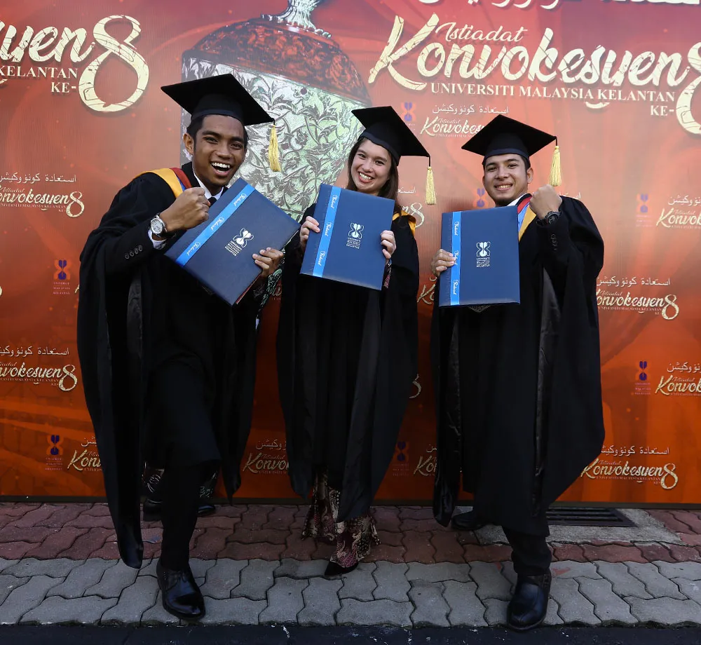 马来西亚博士荣誉学士学位的荣誉是什么意思