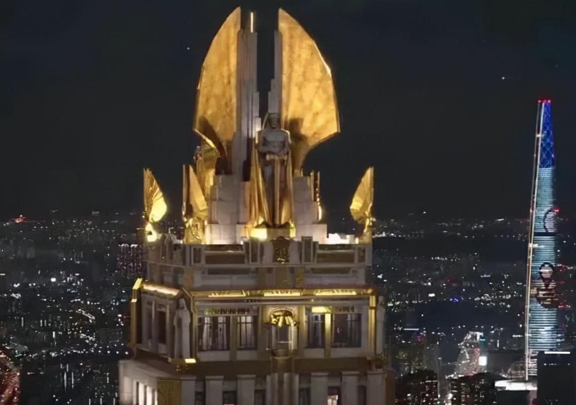 故事发生在韩国上流社会居住的一幢100层的顶奢公寓——赫拉宫殿,靠着