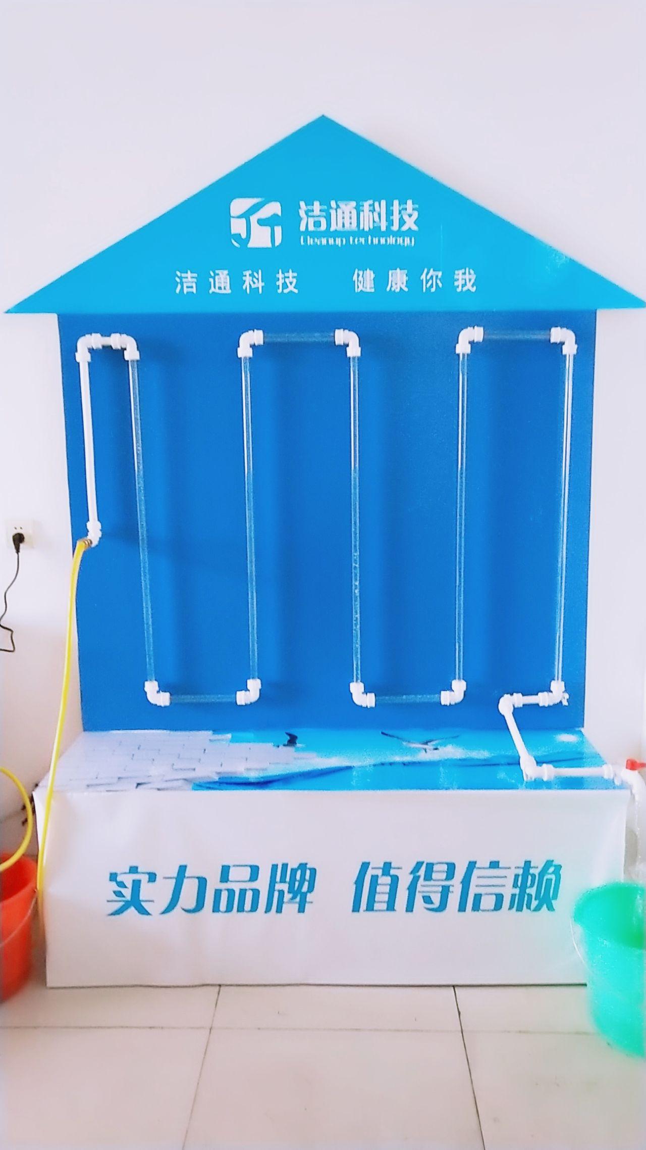 我敢打赌认得出这易游娱乐- 易游体育官网- 易游体育APP三人的历史绝对不会差一般只认识中间的那人