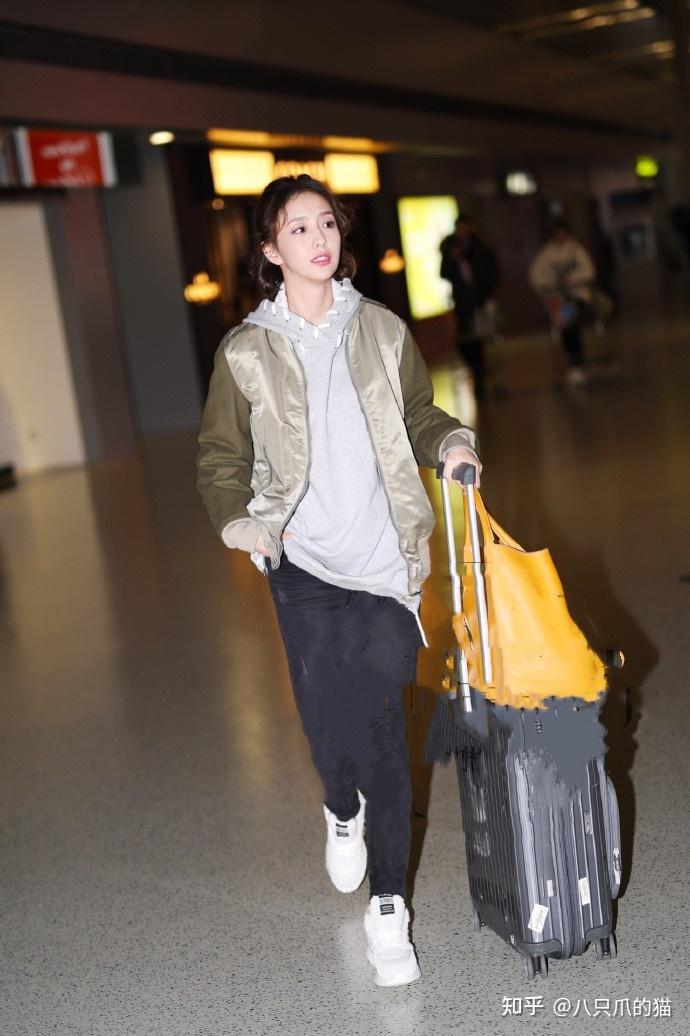 时尚的连帽衫造型搭配