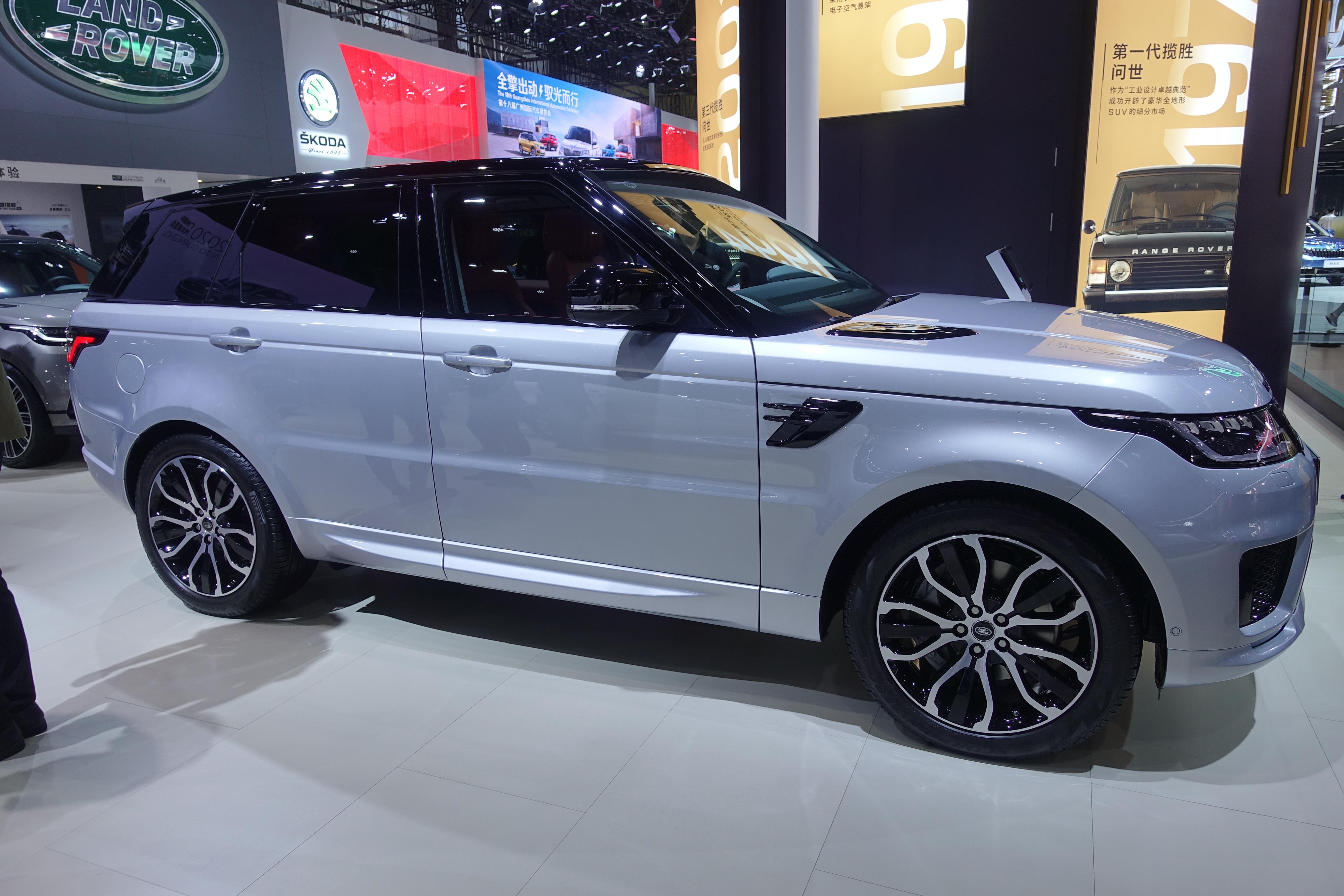 改款路虎揽胜运动版上市五款配置任你选