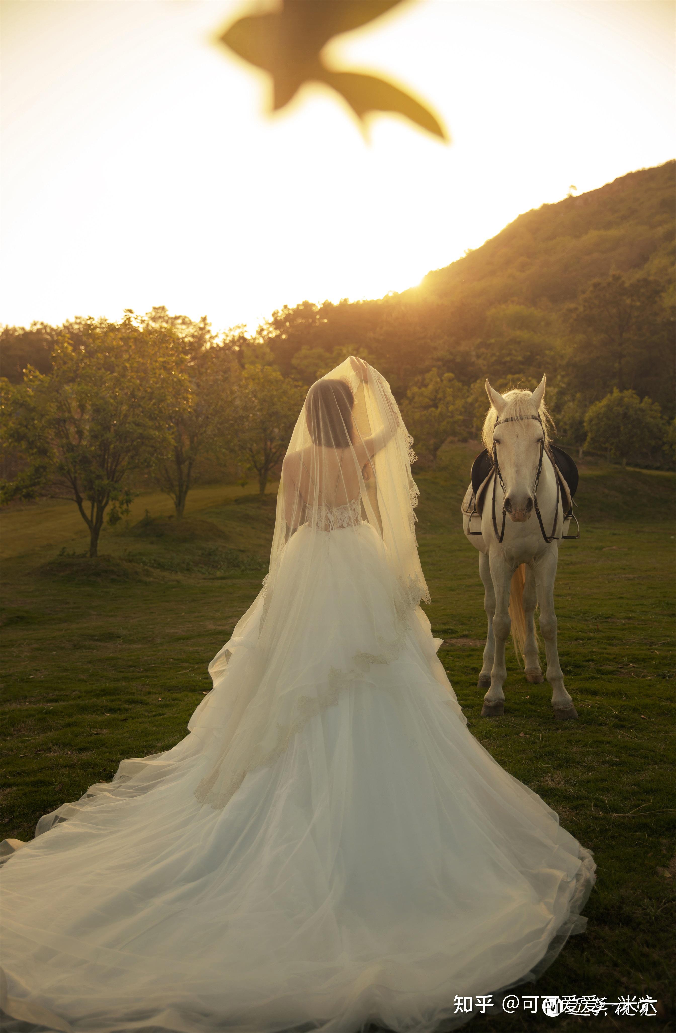 合肥MEMO_迈莫视觉 |火爆全网的晚晚同款骑马婚纱照也太美了吧!🐎甜酷女孩必备 - 知乎