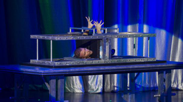 惊天魔盗团空降大变活人人体两分魔幻风暴震撼来袭