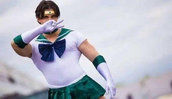 怎么让别人喜欢你男生 v2-1eaecd5f6ce864ceb76d6ec55a4d76ff_r.jpg