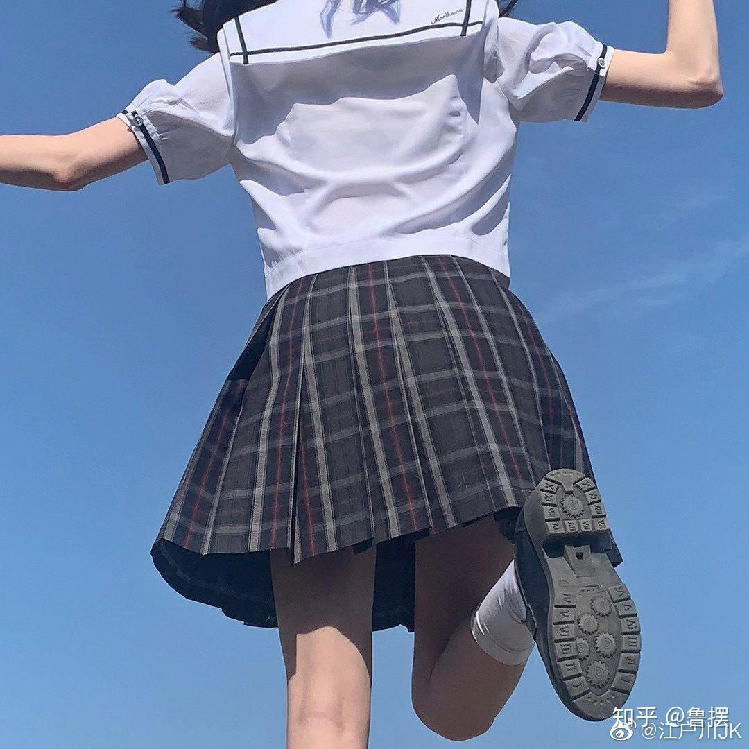 有没有类似这种的深蓝色jk推荐