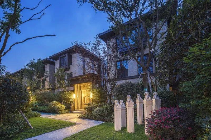 笛东臻品墅院金沙王府藏家成都蓝光雍锦王府大区