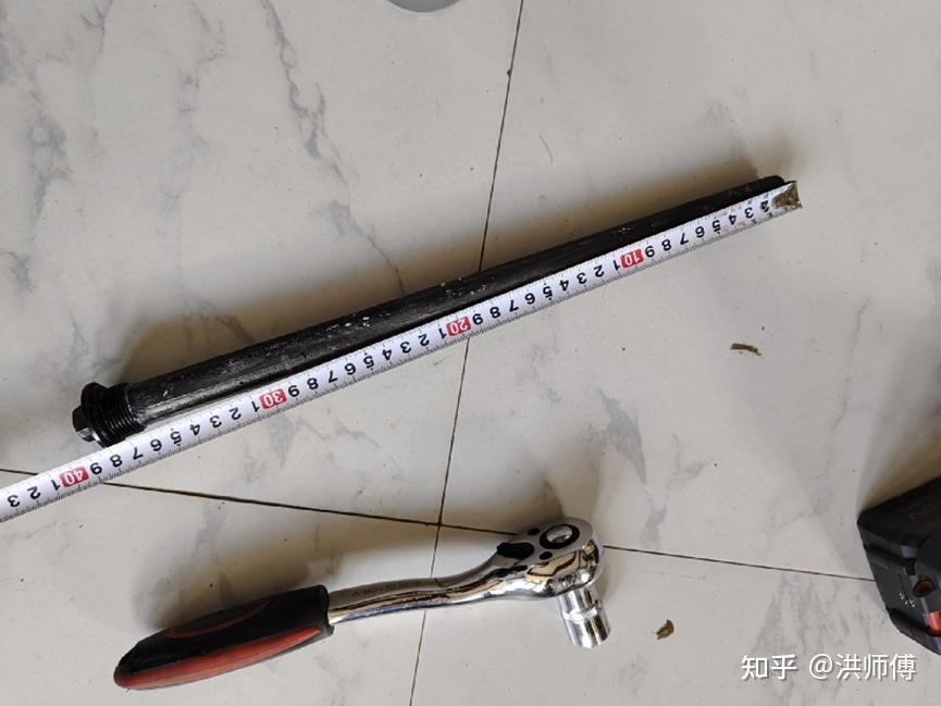 镁棒再有就是小蓝瓶,在进水口有一个横向安装的小蓝瓶,里面是亚硫酸钙