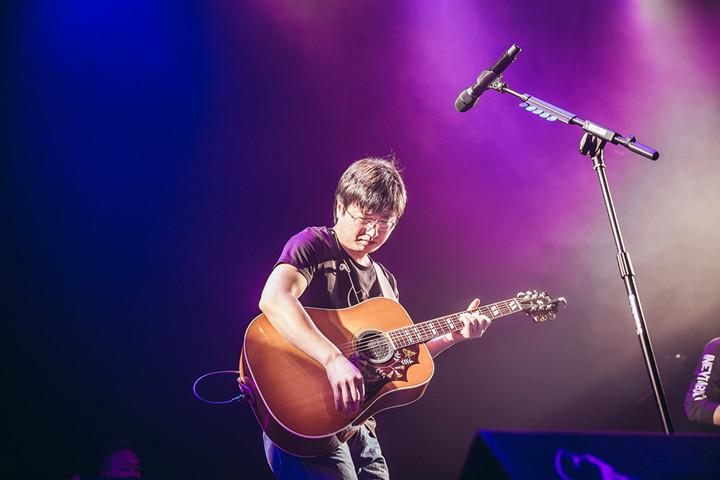草东没有门票,李志没有跨年,为什么在每一条伤心的抢票大街上总有你的