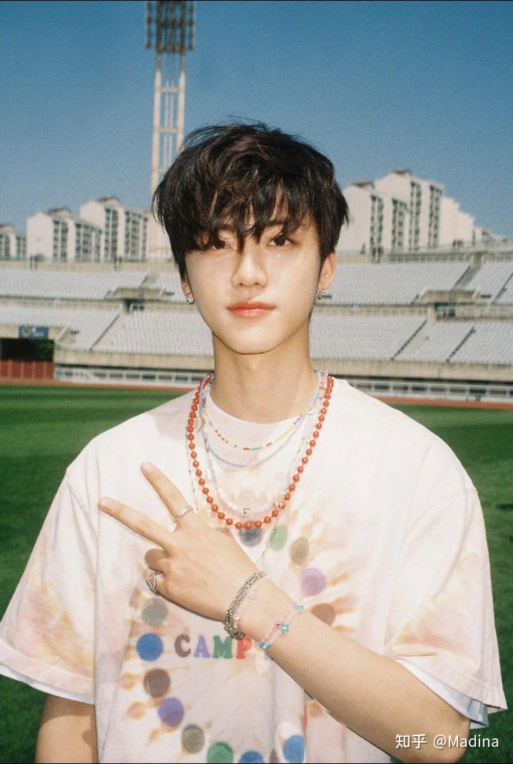 罗渽民绝美图片