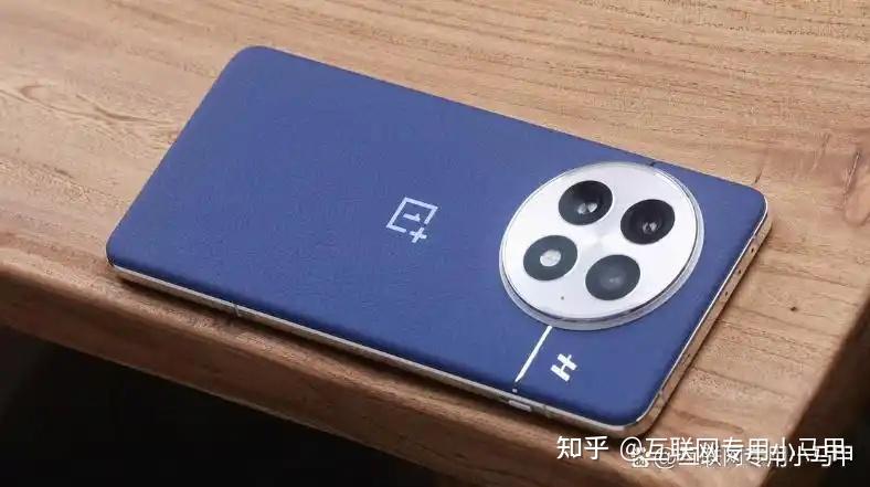 4499元跌至2710元,潜望长焦+2K屏+6000mAh,一加13香爆了
