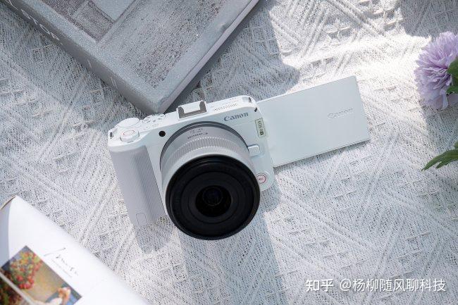 2026年漫展、汉服Vlog与车展拍摄首选:佳能R50V全能实战解析