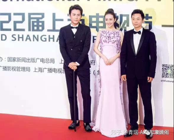 同样是娱乐圈的大头 靳东为什么就隐藏的那么好 从穿搭的角度揭秘 大头靳东如何穿出花美男 知乎