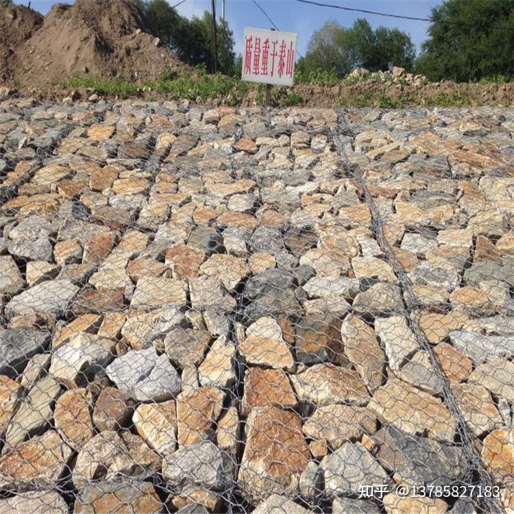 河道防洪治理格宾石笼护坡方案