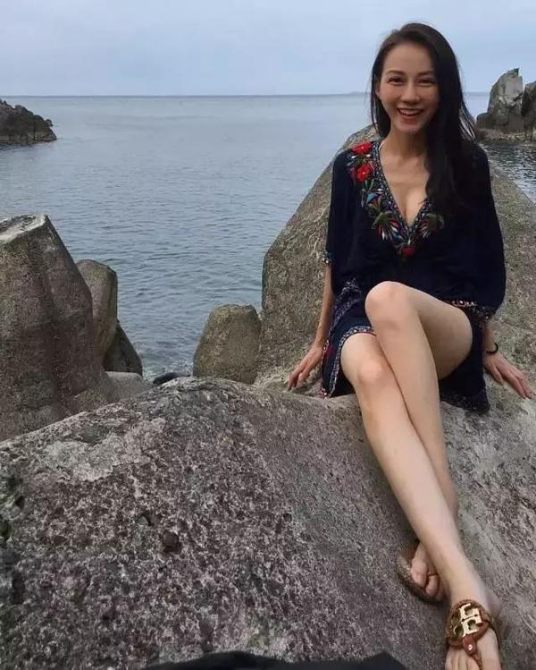 95后健身女神，美腿细腰马甲线不靠脸征服所有人！ Facebook-第19张