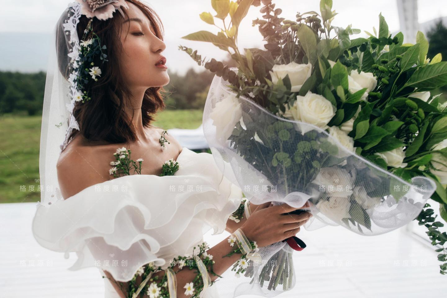 在丽江摄影工作室拍一套外景写真照多少钱