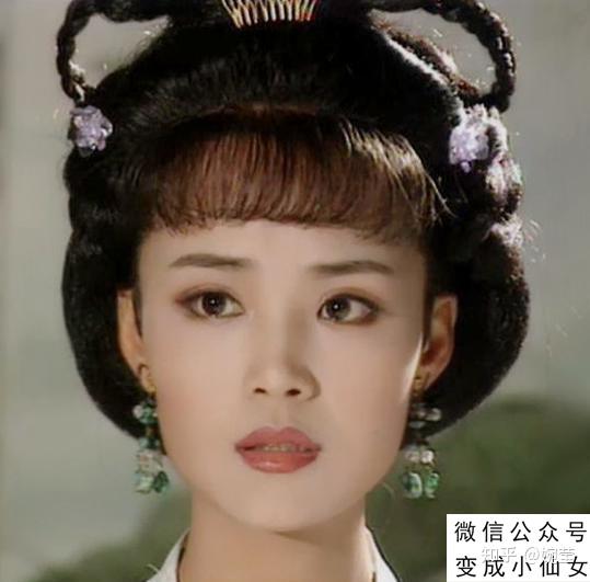 分析1995年的武則天里美輪美奐的造型學習頭飾和衣服的搭配