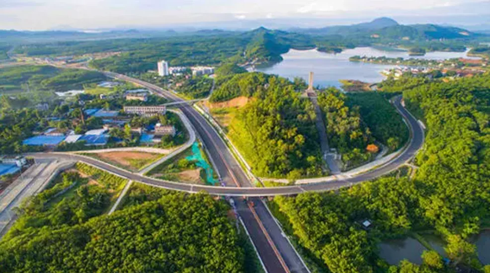万企帮集团|跨海高铁来了,2025年通车!海南自贸港交通全面大爆发! - 知乎