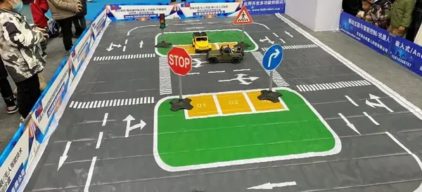 斯堪尼亚重卡驾驶模拟 自动退出_自动驾驶编队_驾驶人在道路上驾驶机动车追逐竞驶