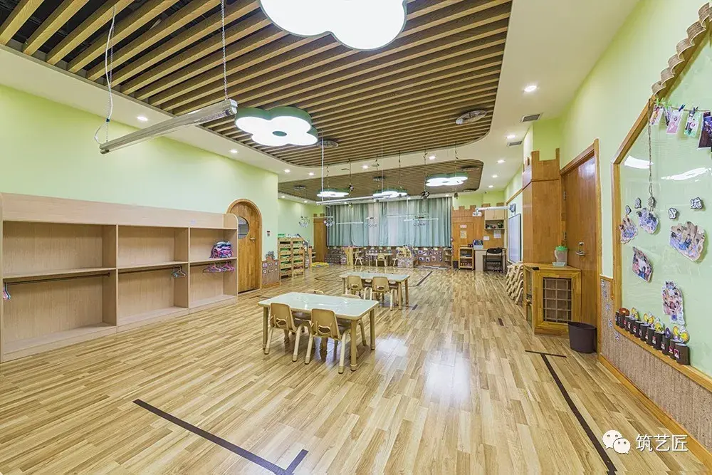 王仕奇爱伦堡幼儿园孩子们的童话世界