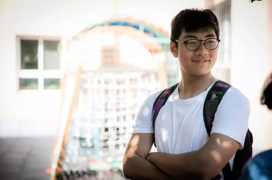 池亦洋近照q:您认为什么样的教育是成功的?