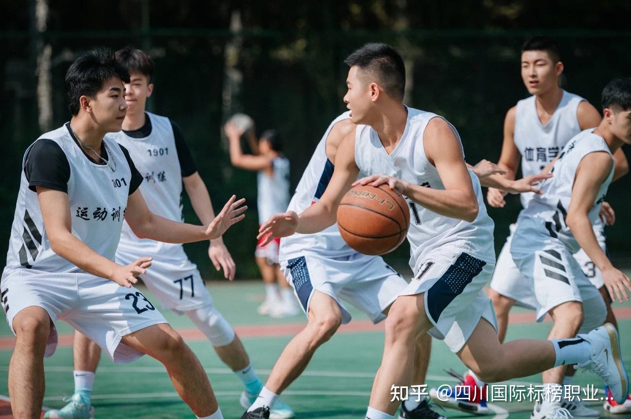 为什么选择标榜答案七丰富多彩的校园生活
