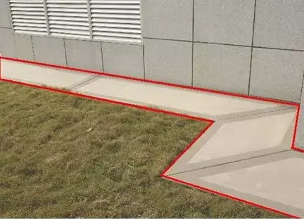 其建筑面积按自建房外墙勒脚以上结构的外围水平面积计算.