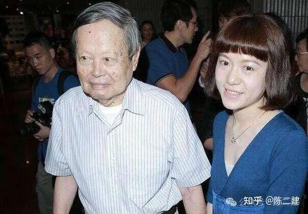 杨振宁私心藏不住翁帆哭红双眼她终于明白却为时已晚