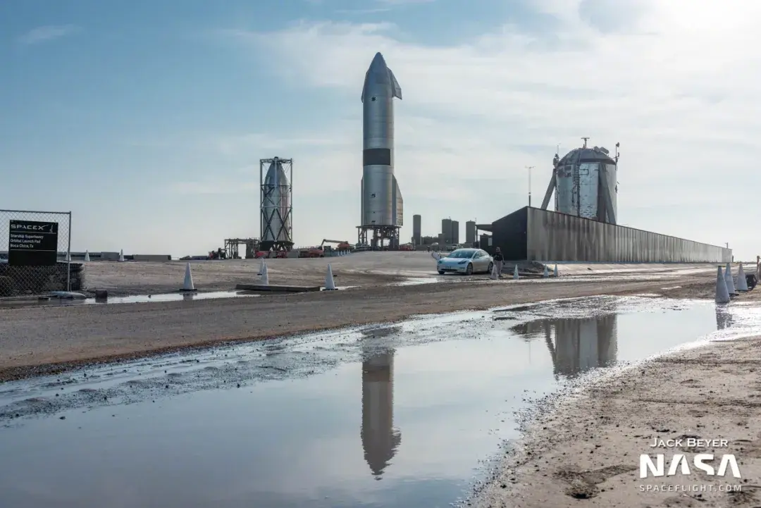 立在发射台上的星舰sn15   jack beyer/nasaspaceflight.com