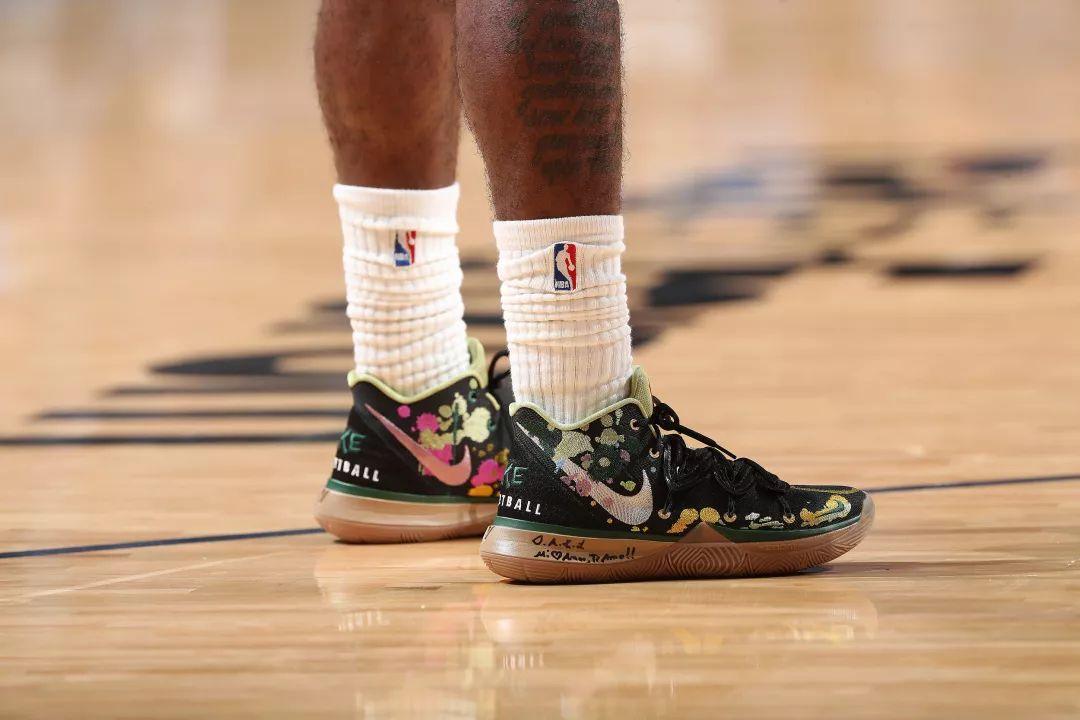 nike zoom kobe 7「asg」vince carternike shox bb4ben simmonsnike