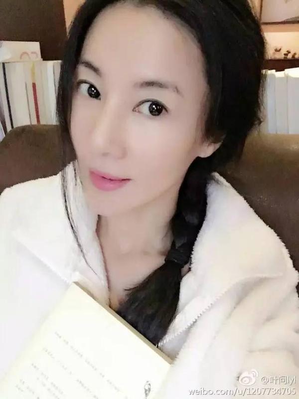 罗宇无声她30岁开始健身50岁身材秒杀维密超模如今比20岁还要美